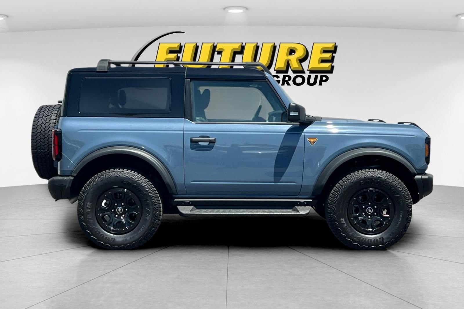 Used 2025 Gray Ford Badlands image 2