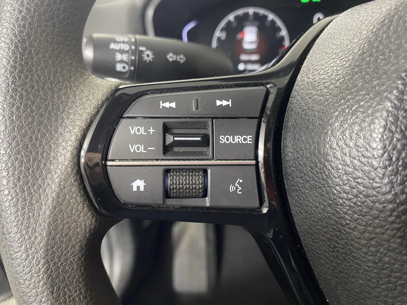 Used 2023 Platinum White Pearl Honda LX image 14