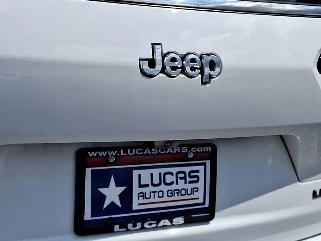 Used 2023 Bright White Clearcoat Jeep Limited image 32