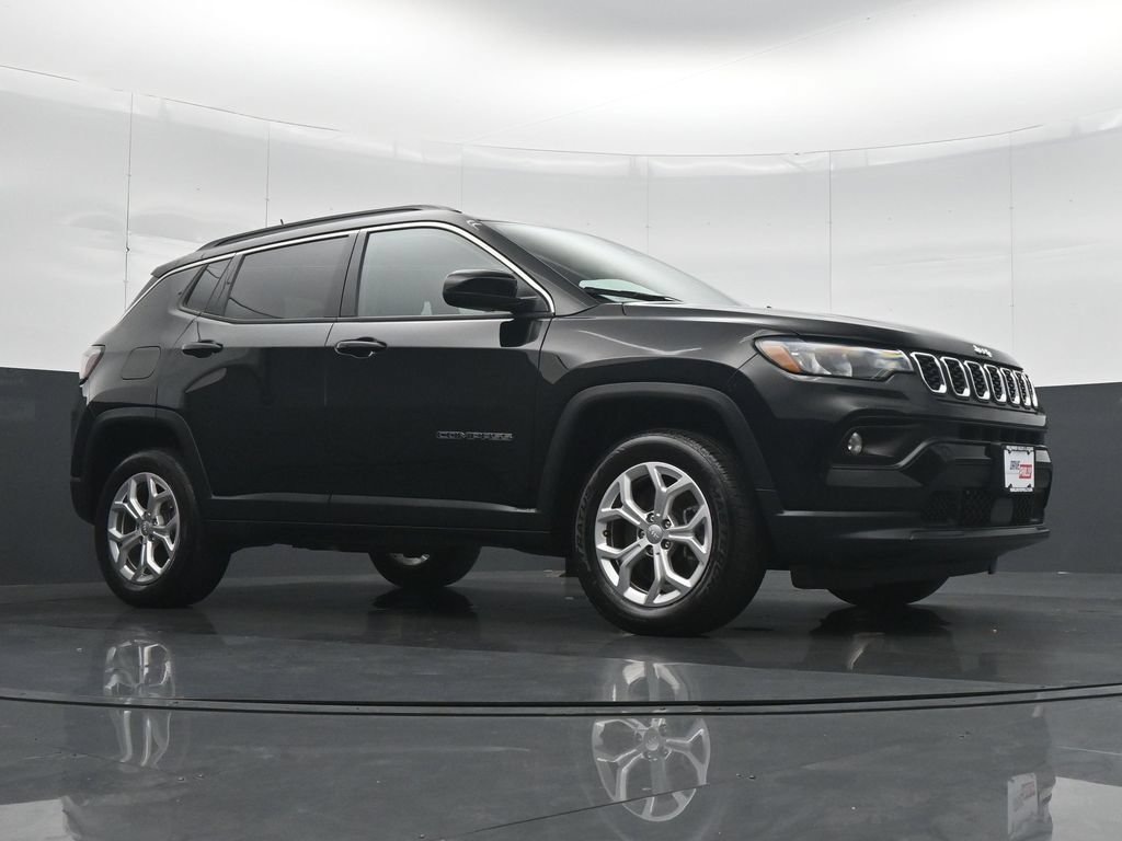 Used 2024 Black Jeep Latitude image 32