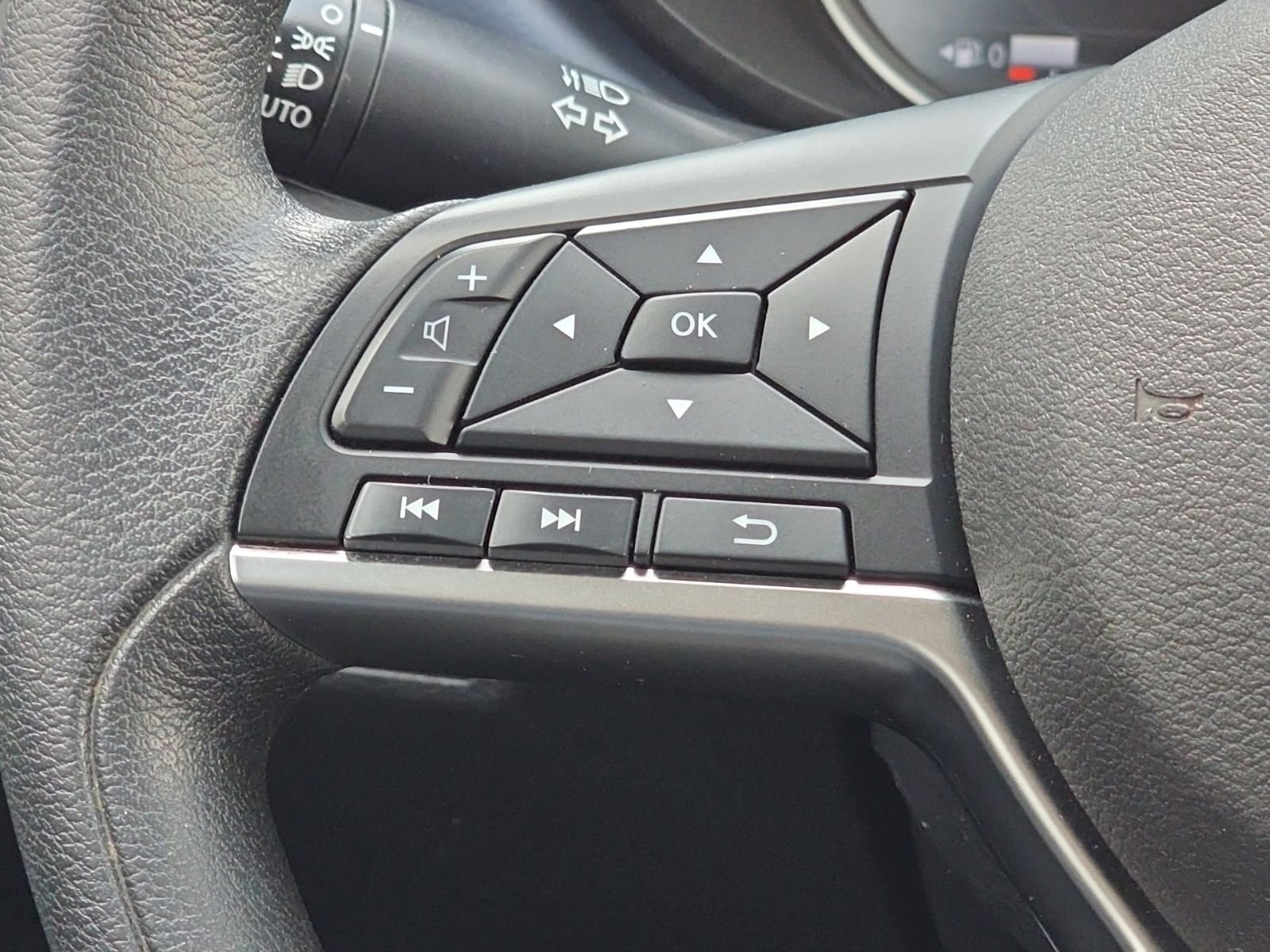 Used 2023 Blue Nissan 1.6 SV image 18