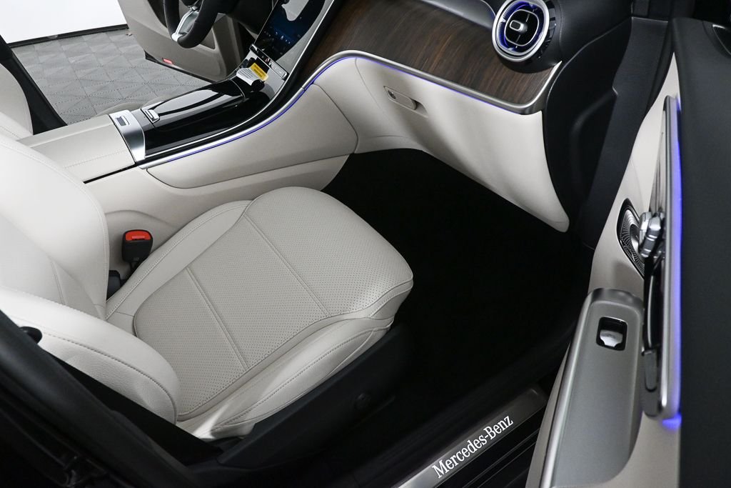 New 2026 Black Mercedes-Benz GLC 300 image 22