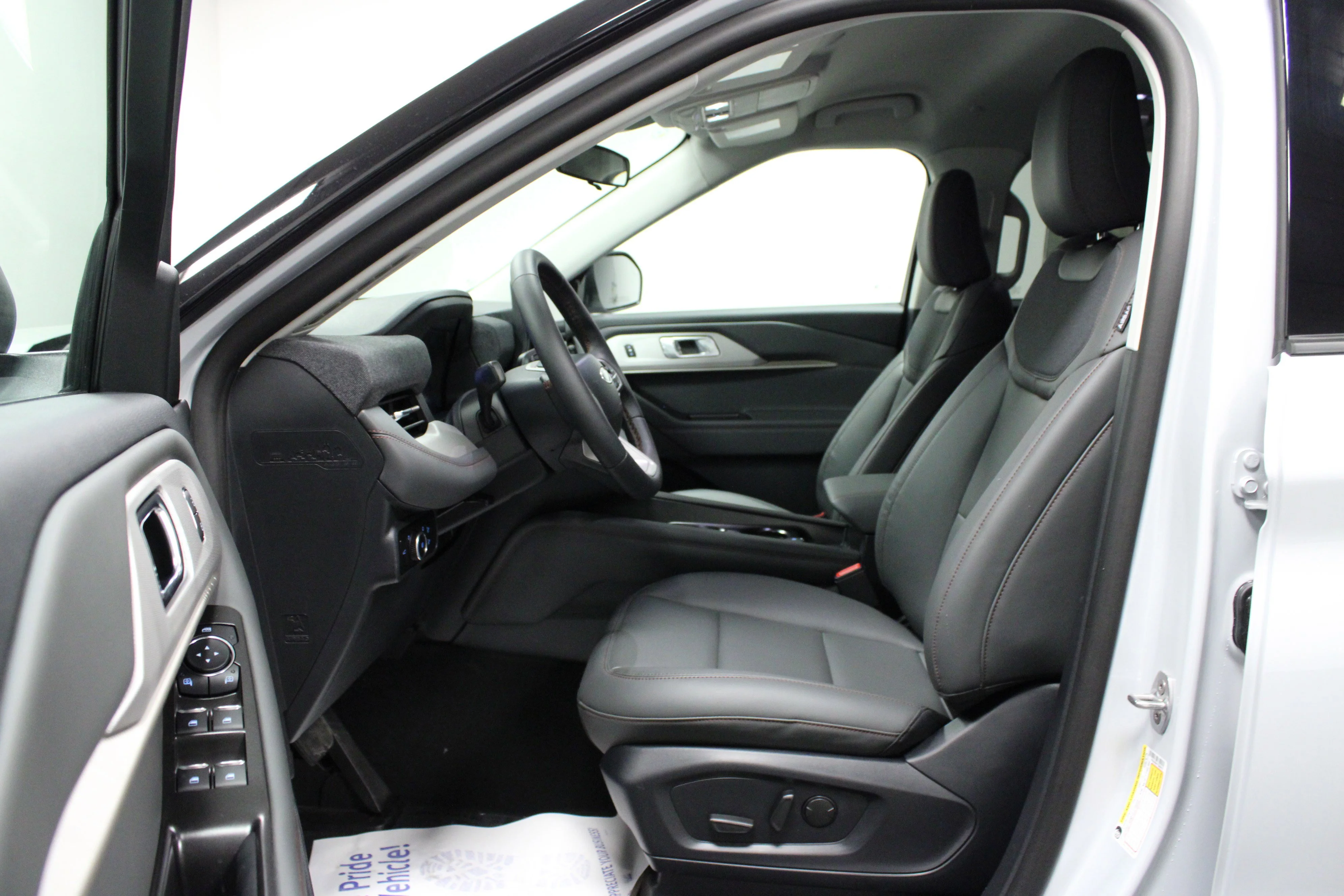 New 2026 Space White Metallic Ford Active image 12