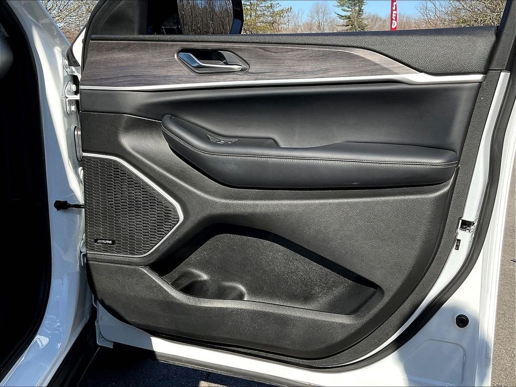 Used 2022 White Jeep Limited image 27