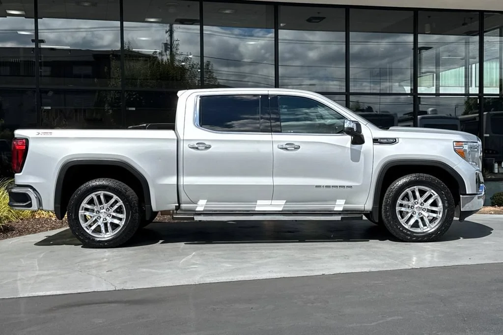 Used 2021 QUICKSILVER METALLIC GMC SLT image 3