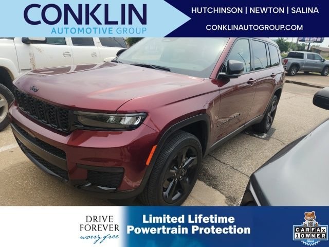 Used 2023 Velvet Jeep Altitude image 1