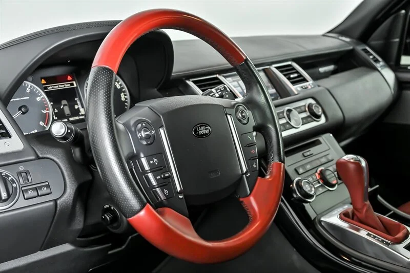 Used 2013 Santorini Black Metallic Land Rover Autobiography image 22