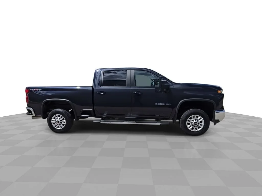 Used 2024 Gray Chevrolet LT image 9