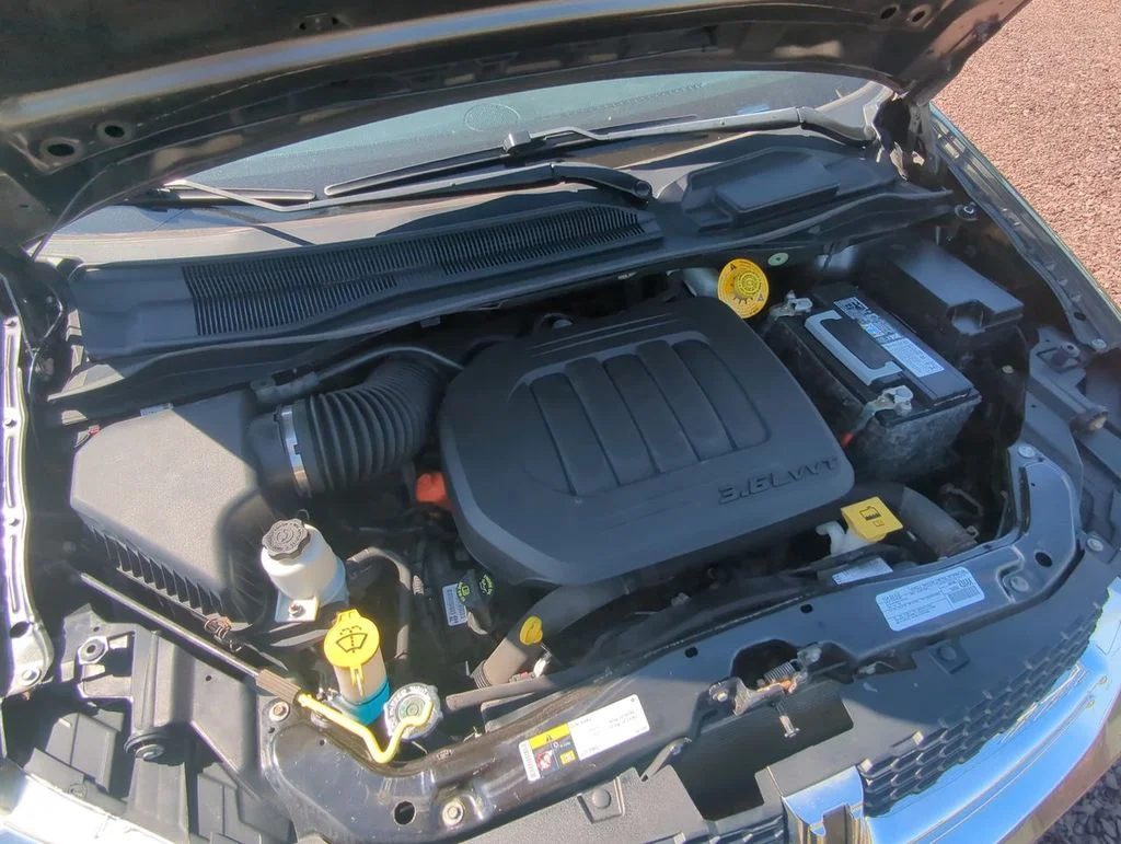 Used 2019 Gray Dodge SXT image 26