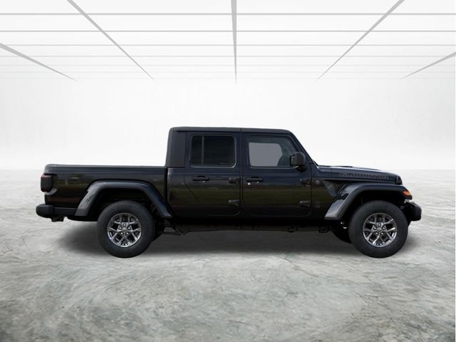 New 2026 Black Clear-Coat Exterior Paint Jeep 85th Anniversary Edition image 22