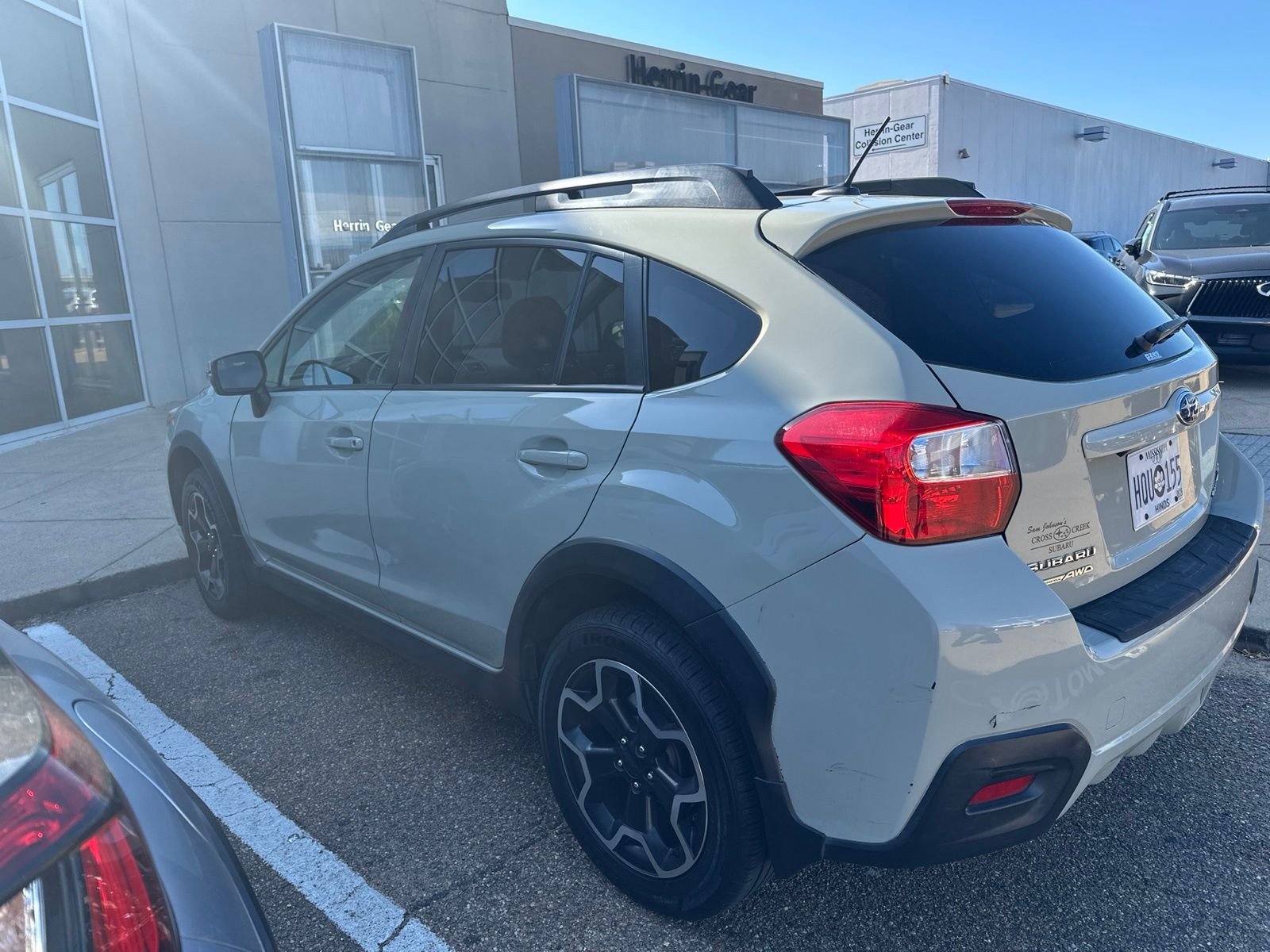 Used 2015 Beige Subaru 2.0i Limited image 7