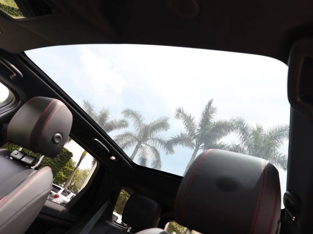 Used 2023 Gray Land Rover S R-Dynamic image 18