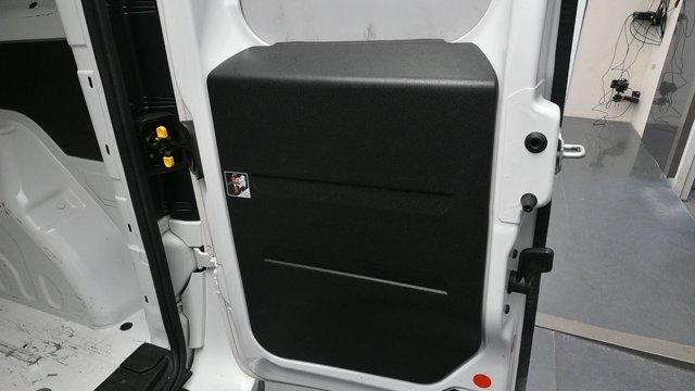 Used 2022 White Ram Base image 13
