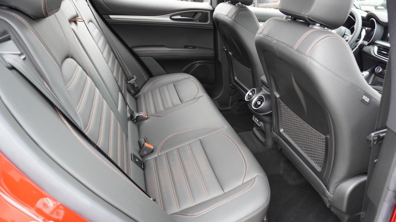 Used 2025 Red Alfa Romeo Intensa image 33