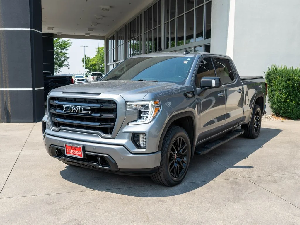 Used 2022 Gray GMC Elevation image 3