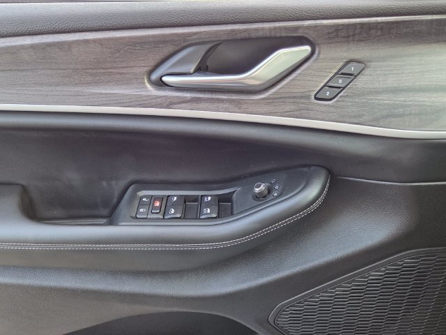 Used 2025 Silver Jeep Limited image 30