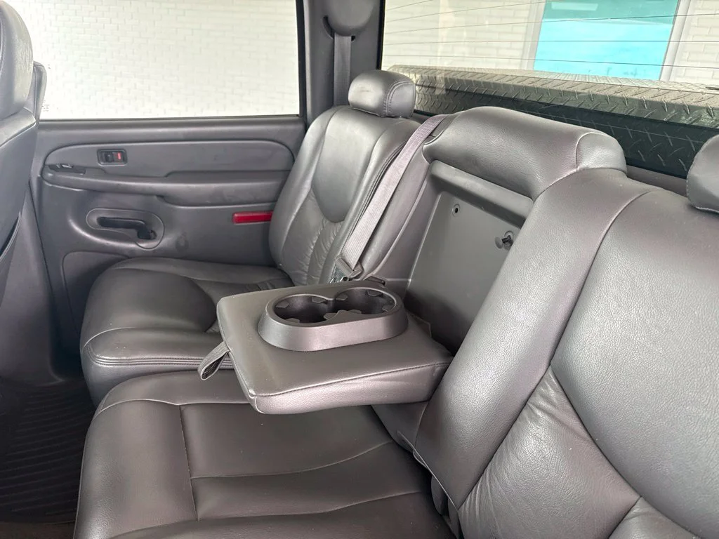 Used 2007 Graystone Metallic Chevrolet LT image 32