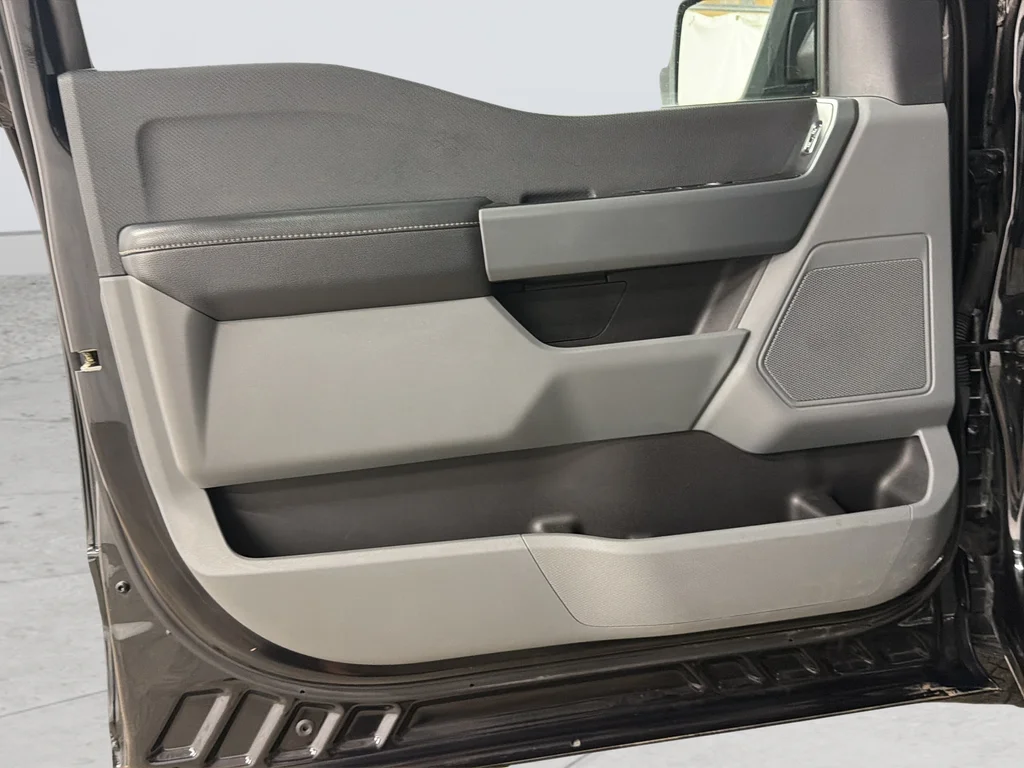 Used 2023 Black Ford XLT image 24