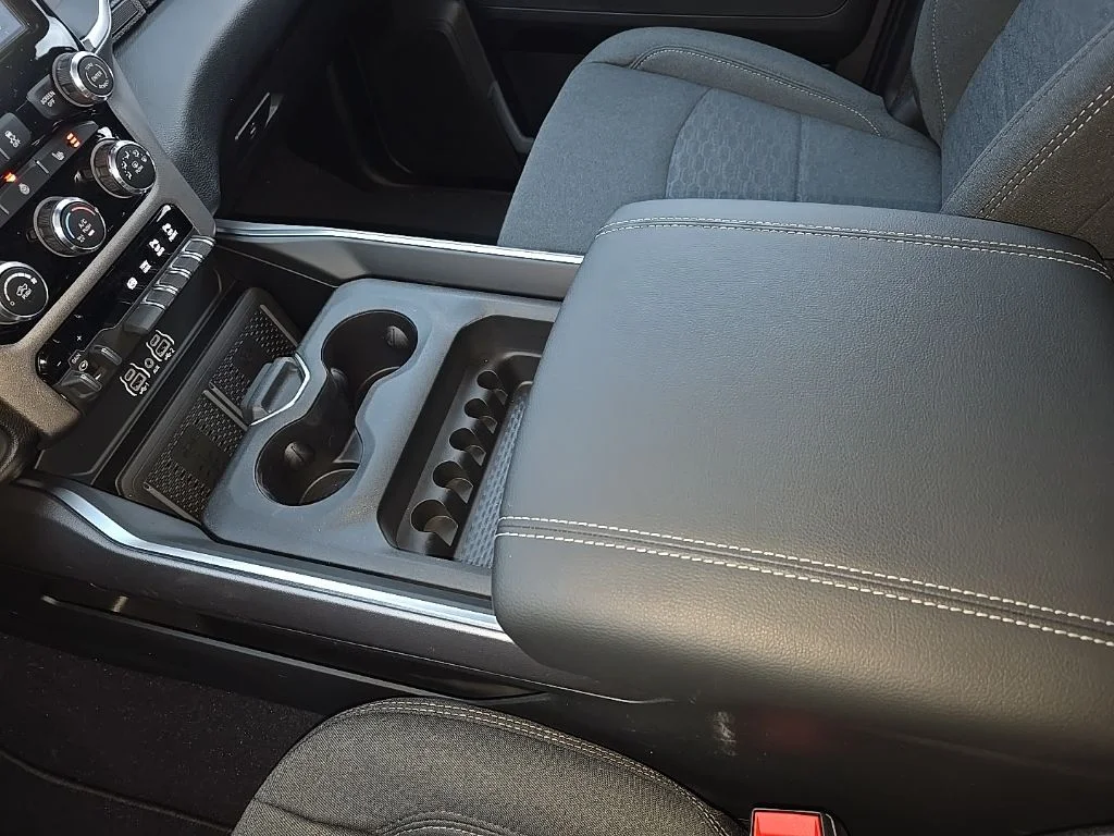 2026 RAM 3500 Big Horn - Photo 14