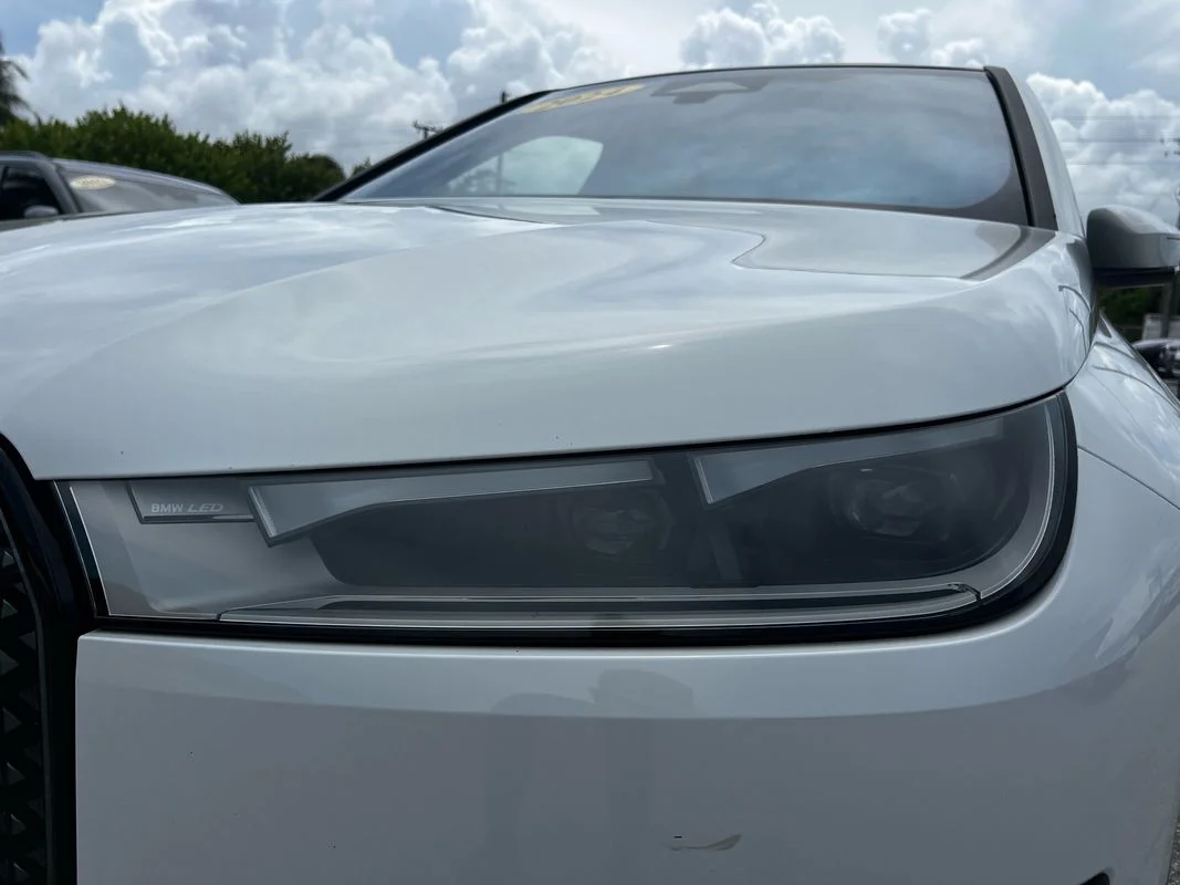 Used 2024 White BMW xDrive50 image 11