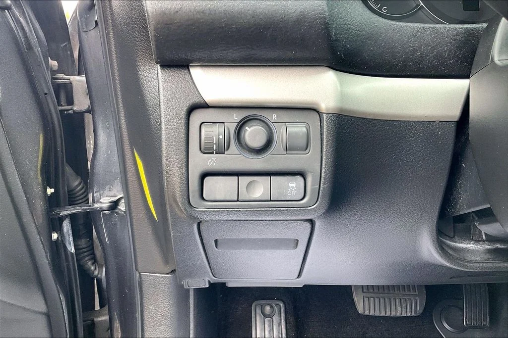 Used 2009 Gray Subaru 2.5i image 34