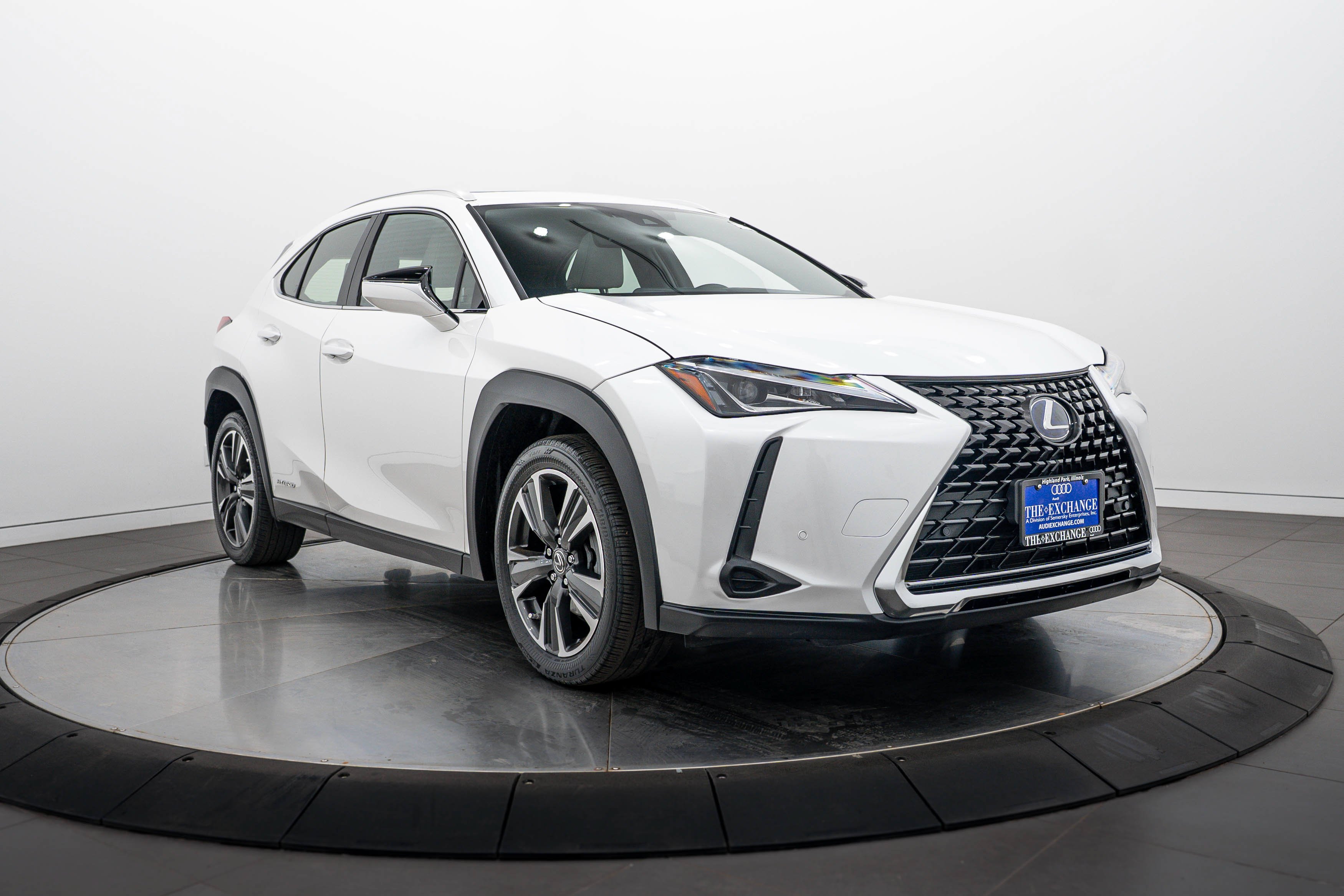 Used 2019 Eminent White Pearl Lexus UX 250h image 2