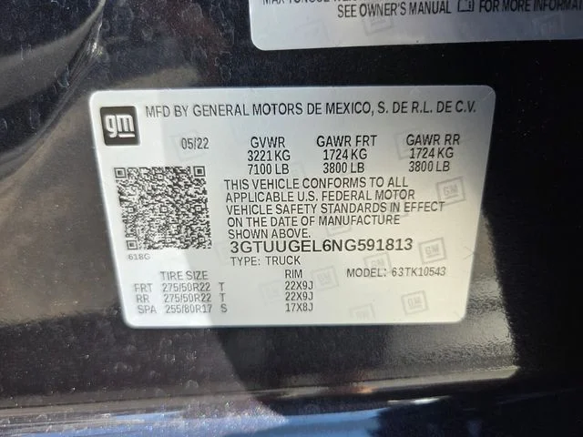 Used 2022 Silver GMC Denali image 19