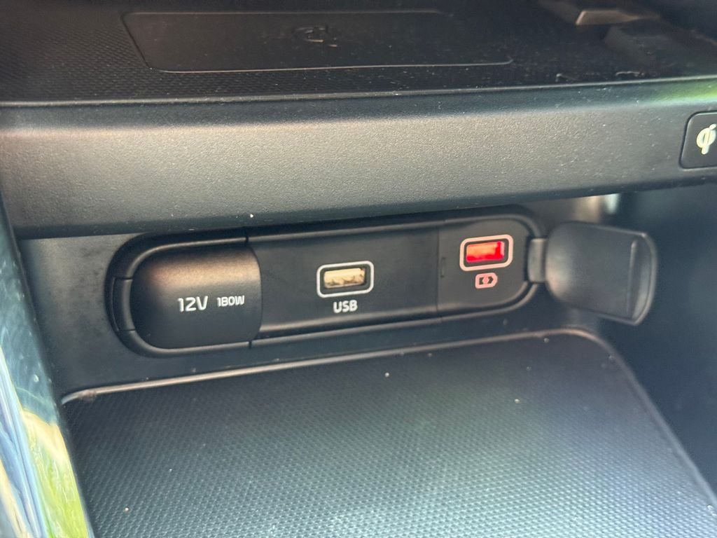 Used 2024 White Kia GT-Line image 19