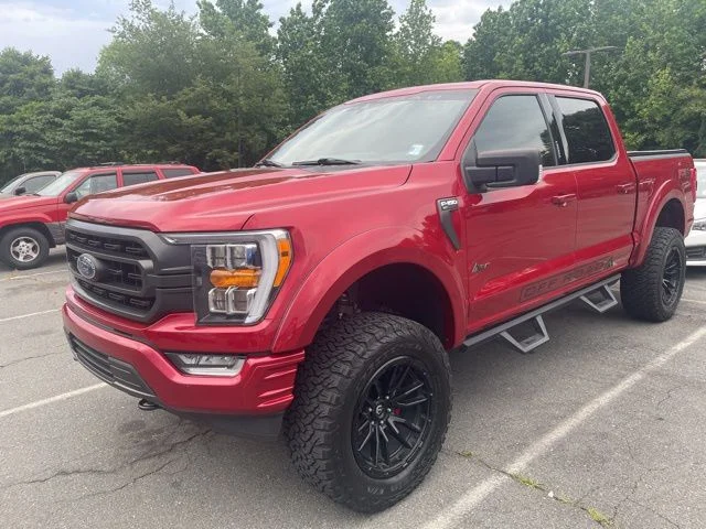 Used 2021 Red Ford XLT image 1