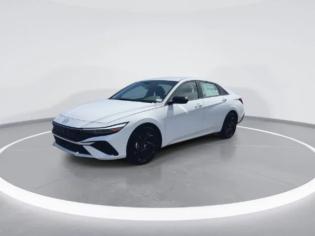 Used 2026 White Hyundai SEL Sport image 4