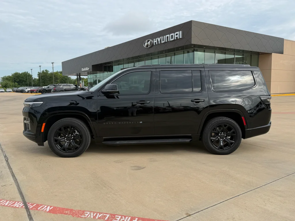 Used 2026 BLACK Jeep Upland image 2