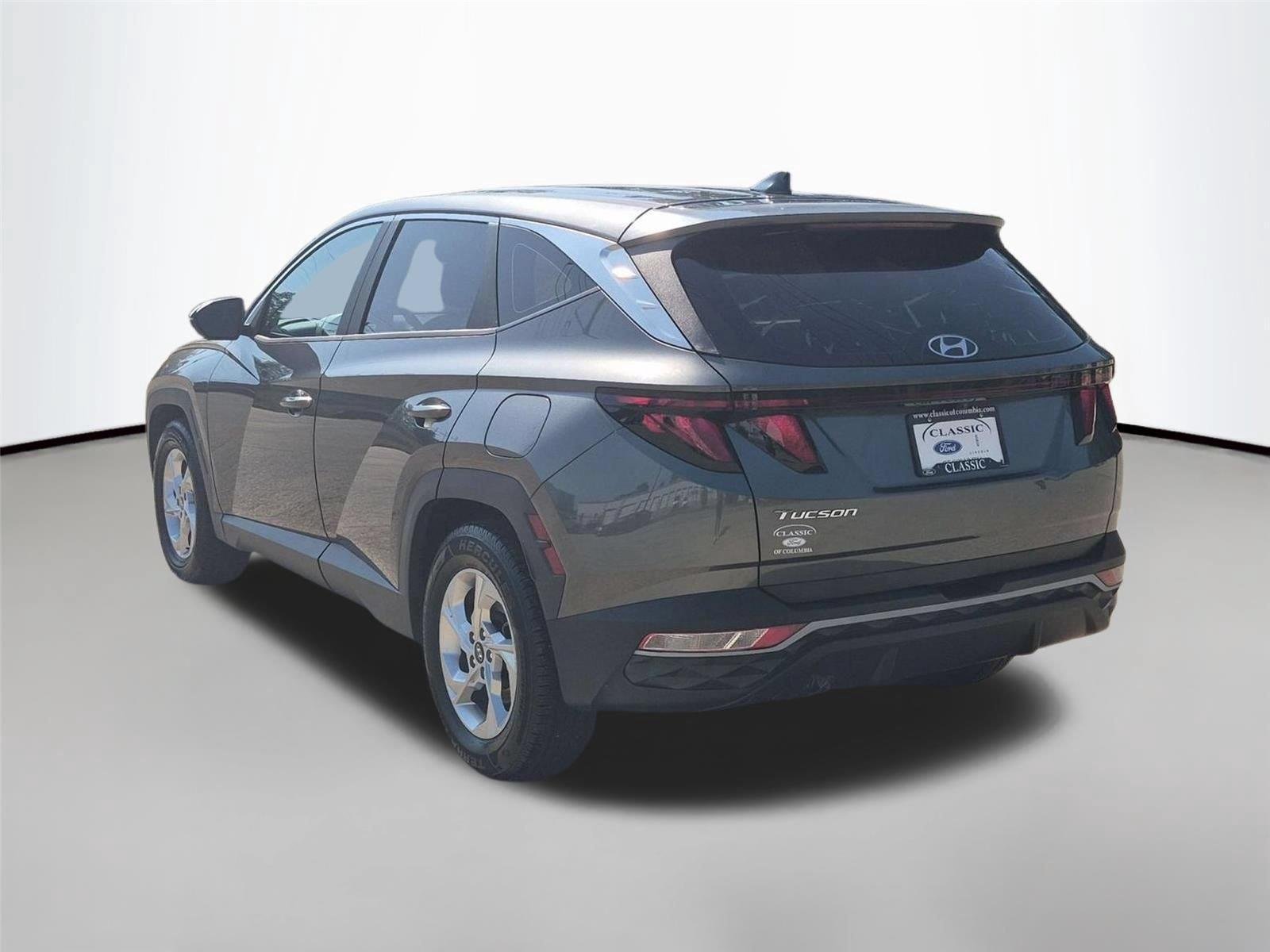 Used 2022 Amazon Gray Hyundai SE image 3