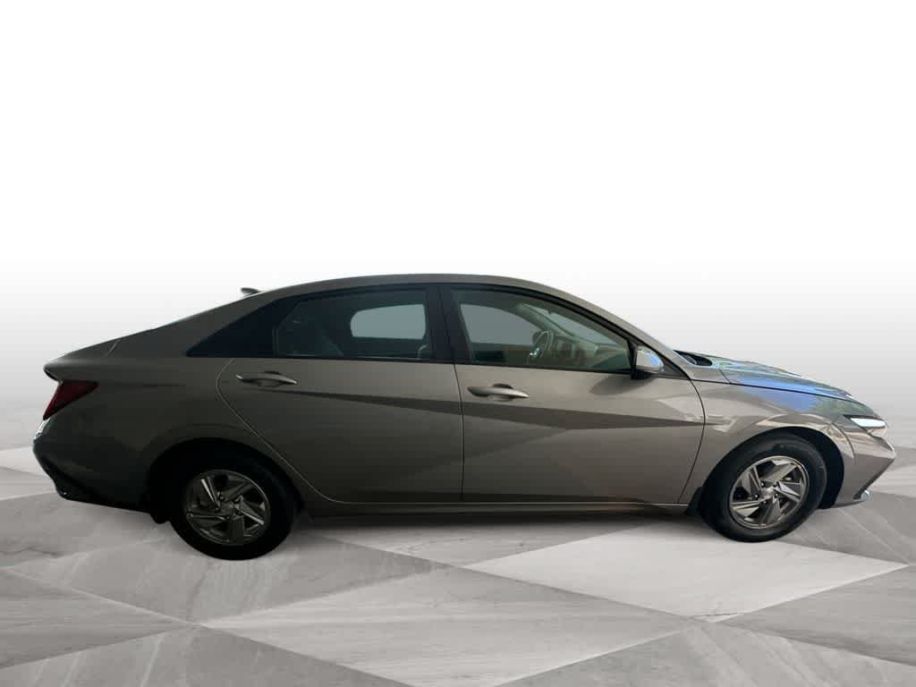 Used 2024 Fluid Metal Hyundai SE image 9