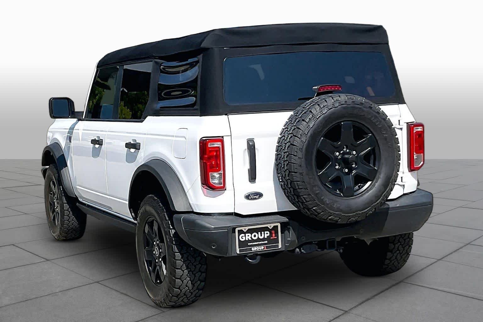 Used 2023 Oxford White Ford Black Diamond image 12