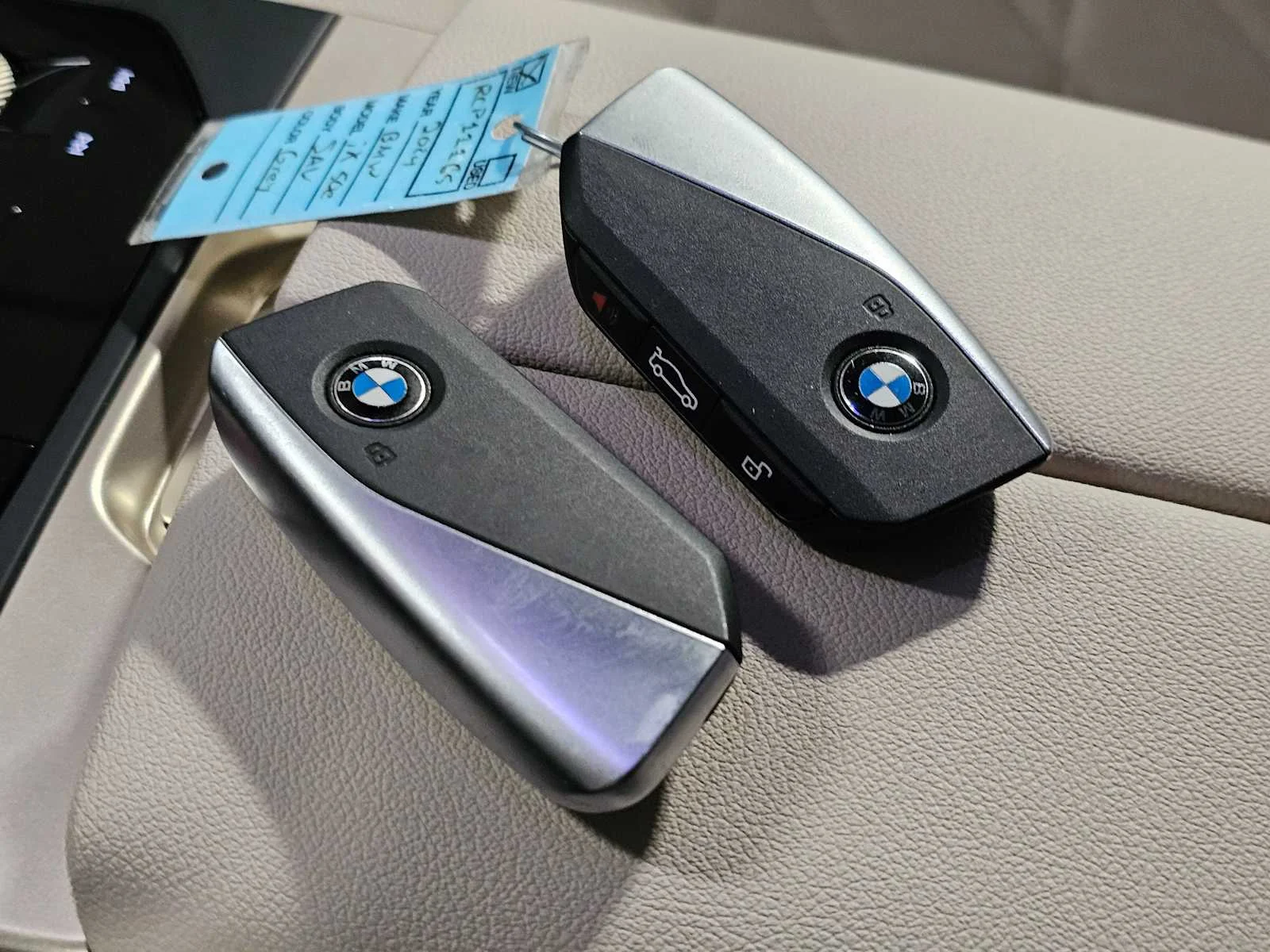 Certified Used 2024 Dark Graphite Metallic BMW xDrive50 image 32