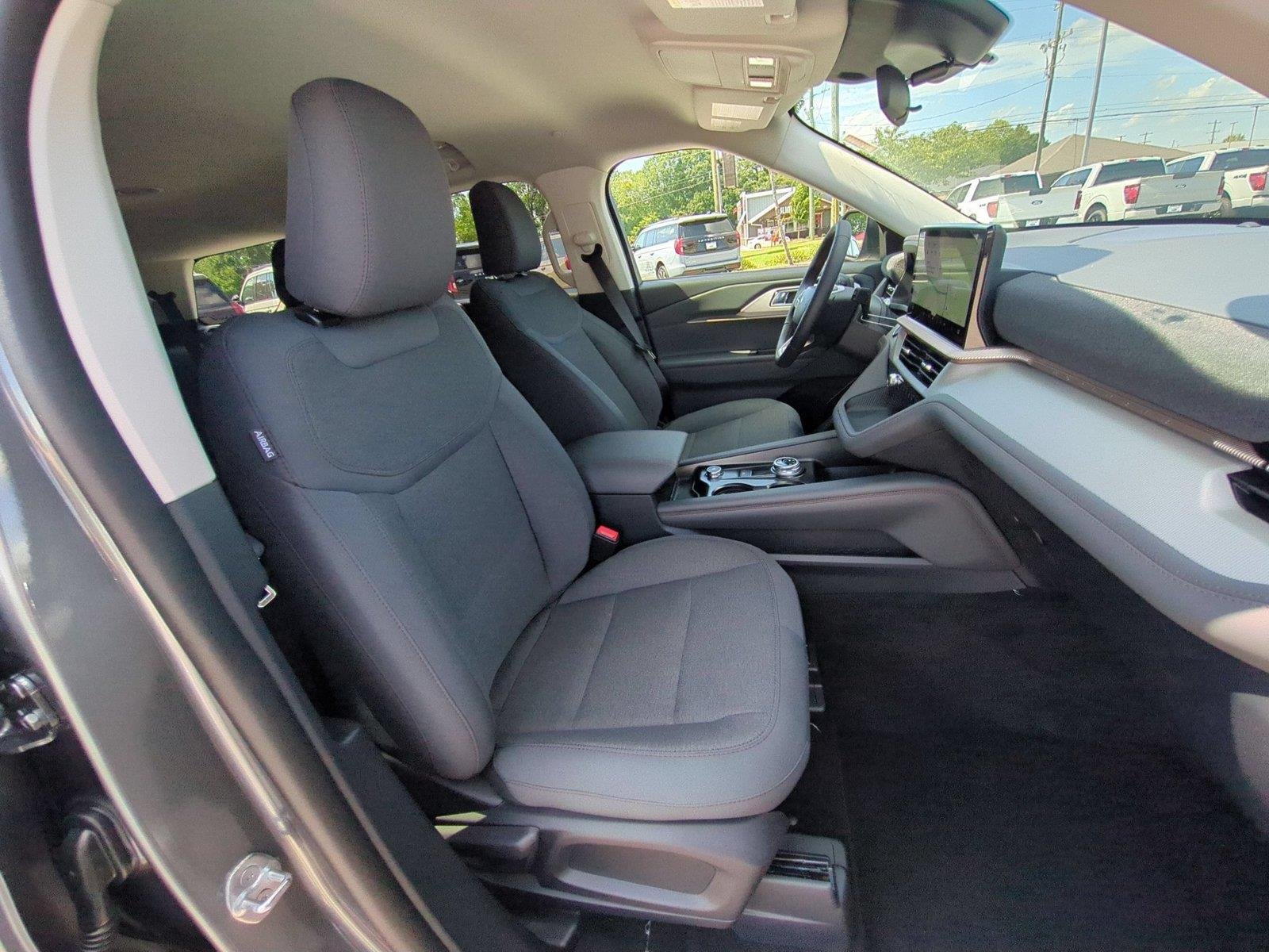 New 2026 Carbonized Gray Metallic Ford Active image 38