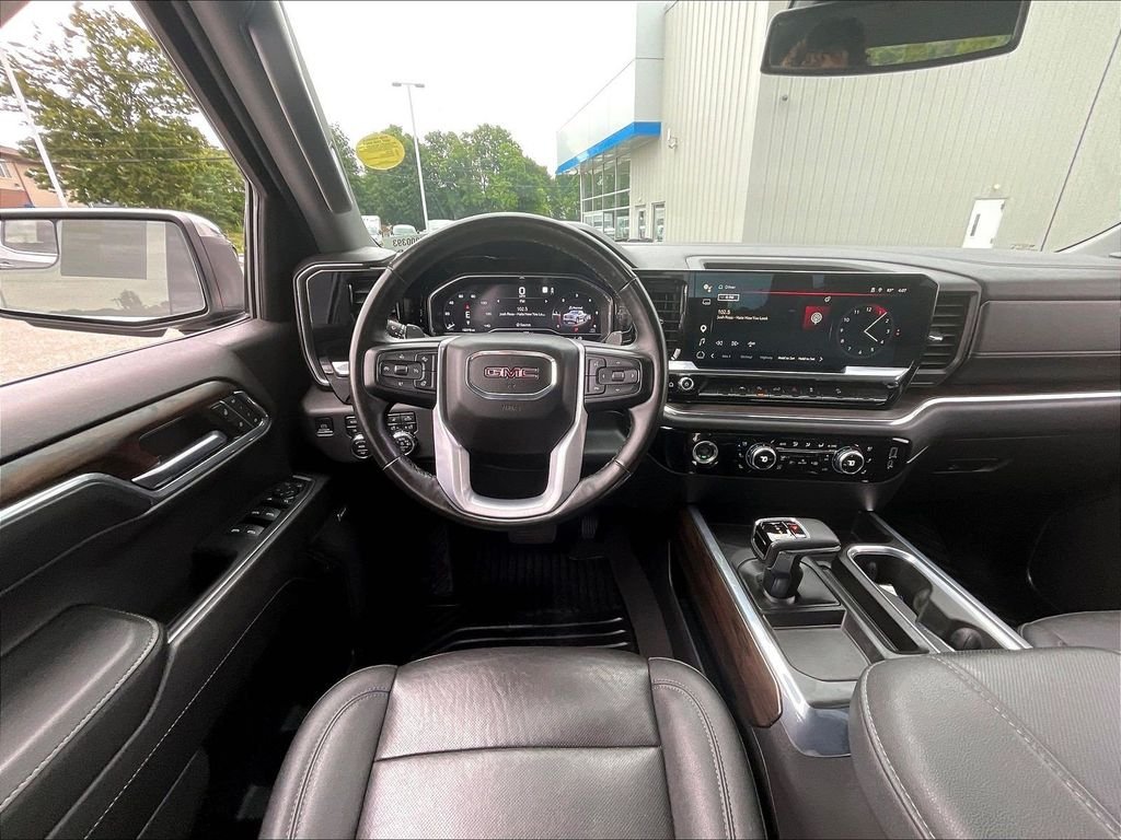 Used 2023 Silver GMC SLT image 17