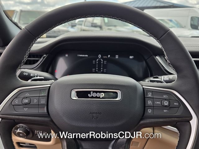 New 2026 Diamond Black Crystal Pearl-Coat Exterior Paint Jeep Limited image 27