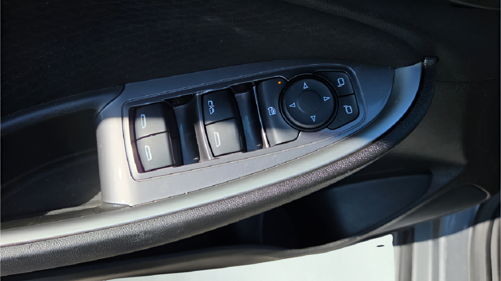 Used 2023 Gray Chevrolet LT image 23