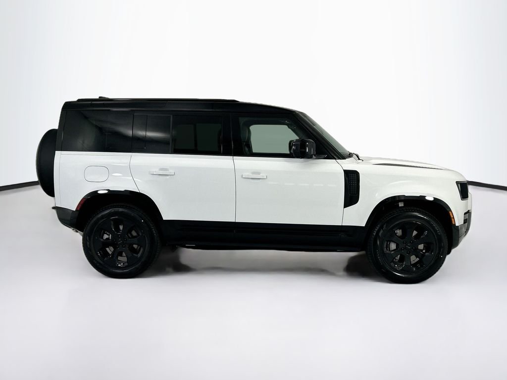 New 2026 Fuji White Land Rover X-Dynamic SE image 4