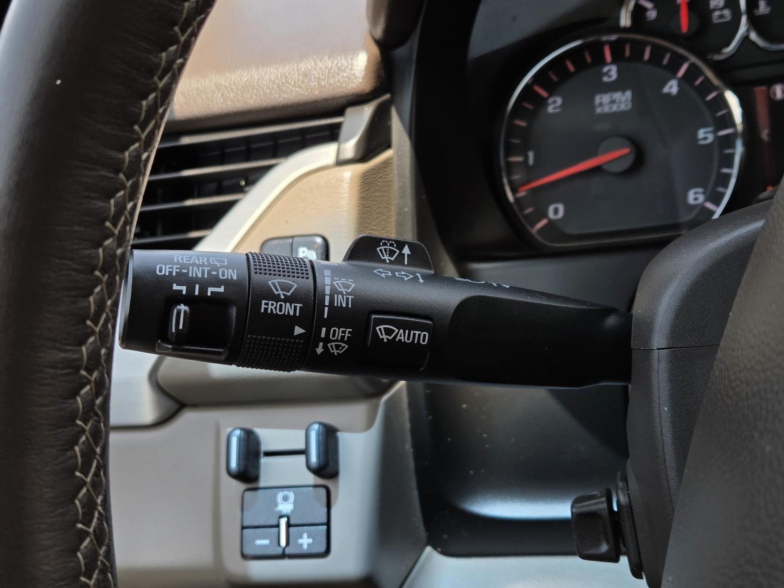Used 2015 Champagne Silver Metallic GMC SLT image 22