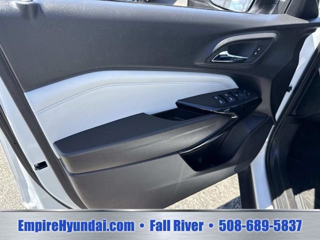2025 Chevrolet Trax LT - Photo 17