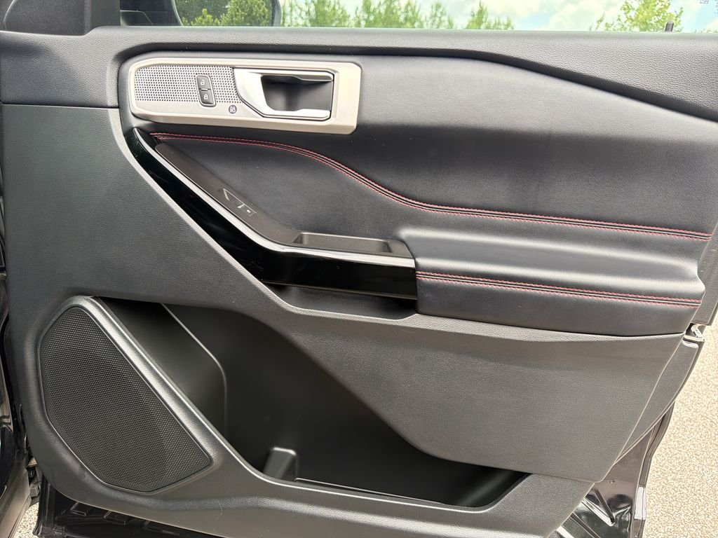 Used 2022 Agate Black Metallic Ford ST-Line image 37
