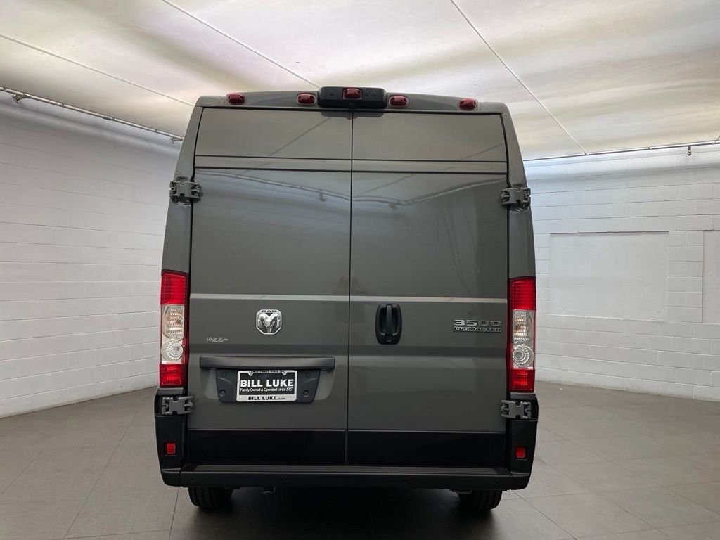 New 2026 Ceramic Gray Clear-Coat Exterior Paint RAM High Roof image 5