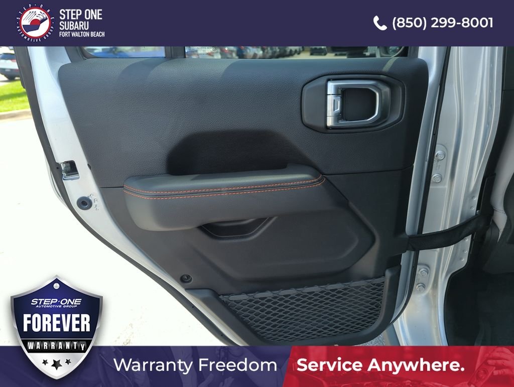 Used 2023 Silver Jeep Mojave image 27