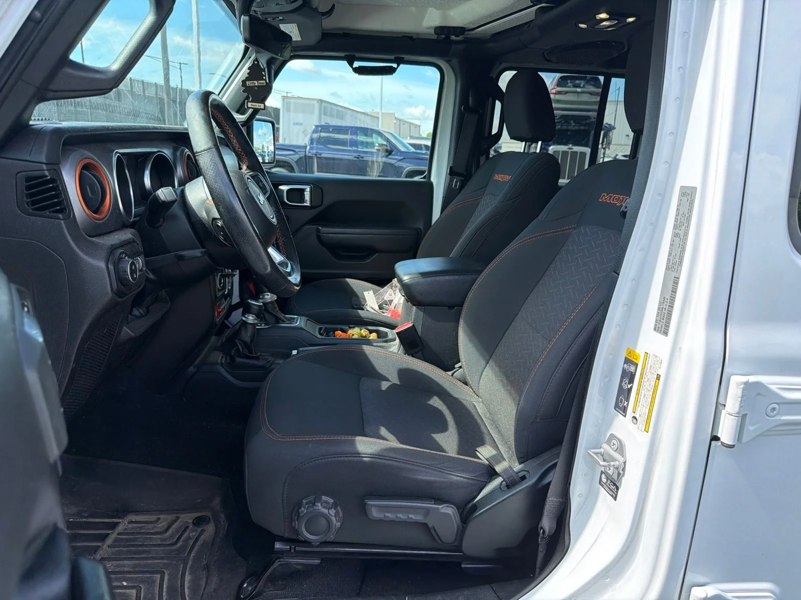 Used 2022 White Jeep Mojave image 13