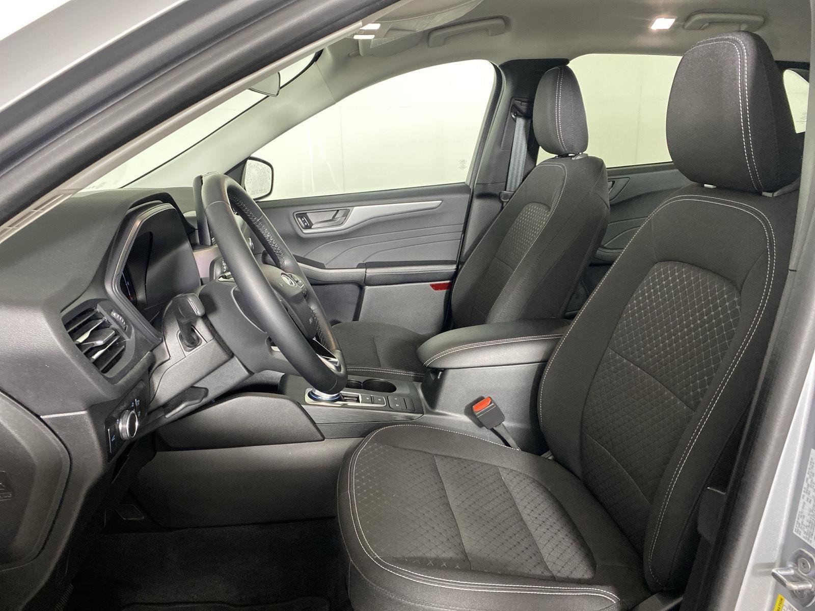 Used 2023 Iconic Silver Ford Active image 10