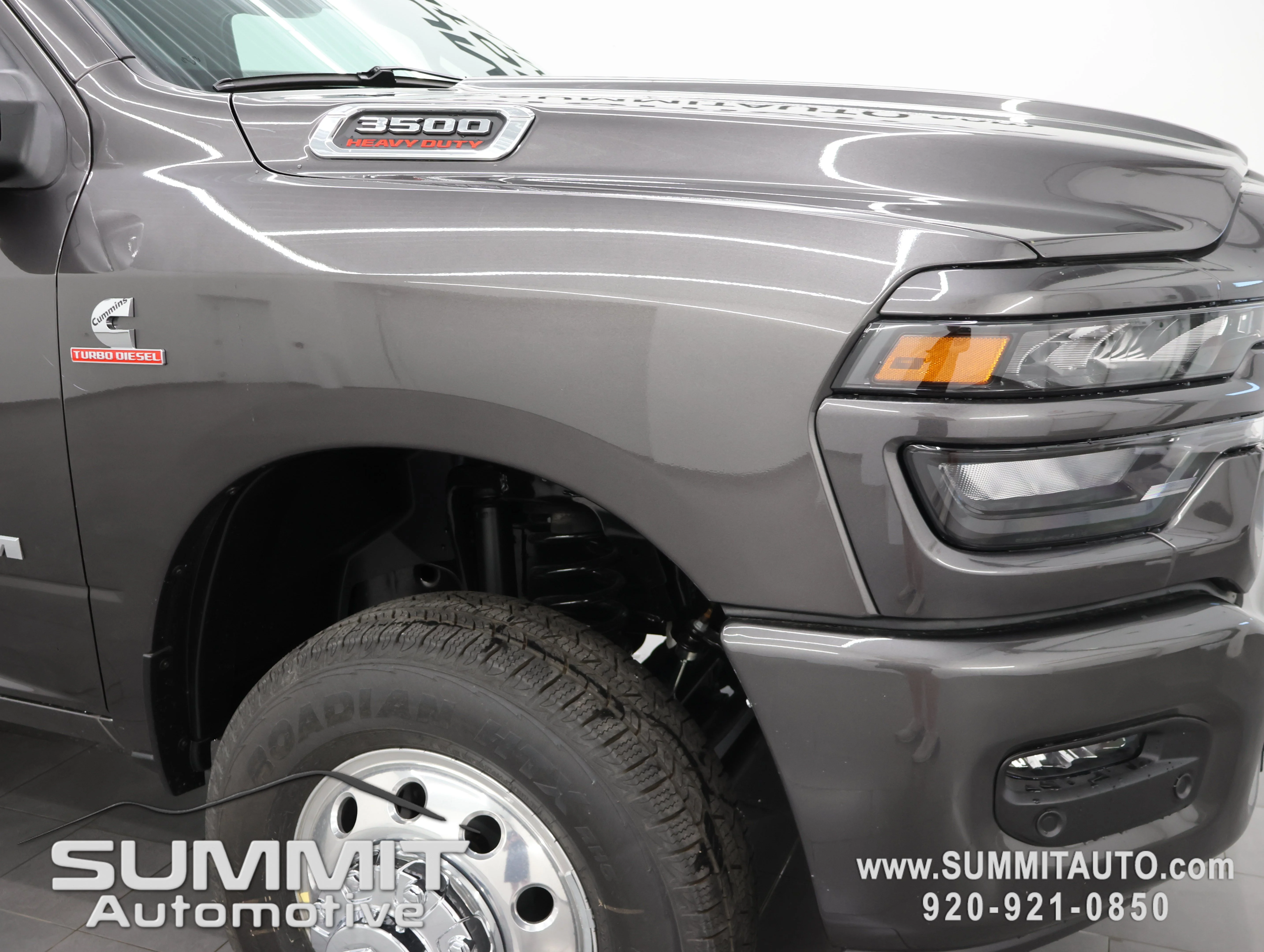 New 2026 Granite Crystal Metallic Clear-Coat Exterior Paint RAM Big Horn image 21
