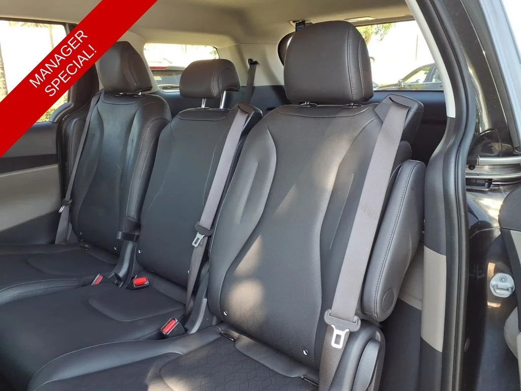 Used 2025 Gray Kia LXS image 24