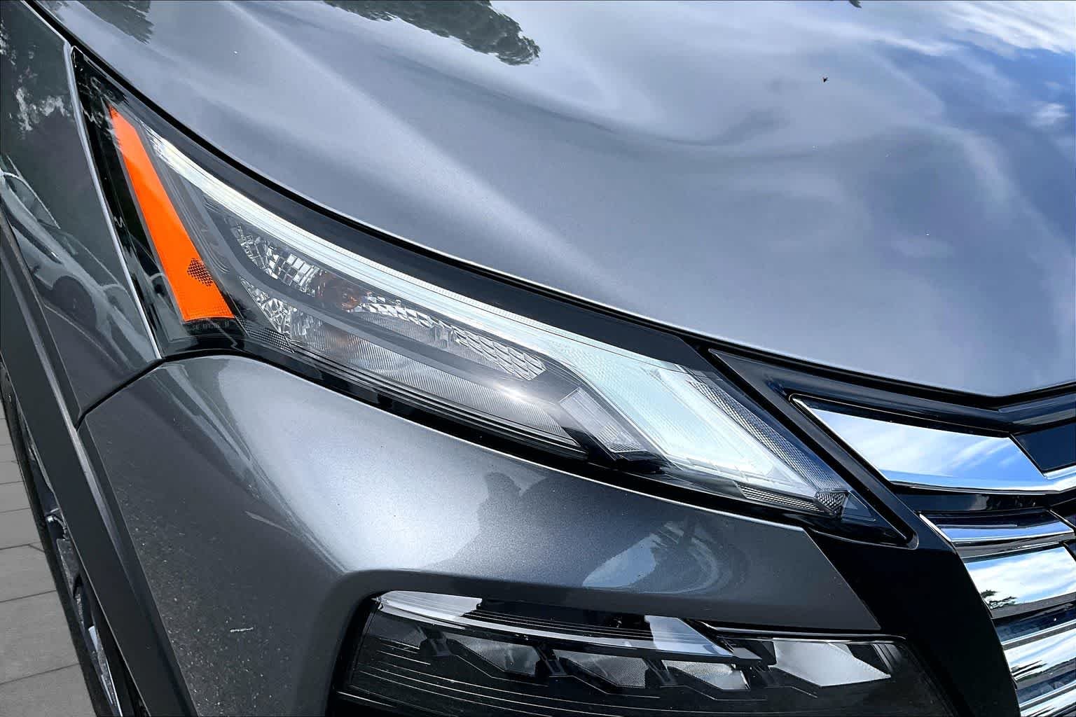 Used 2025 Gun Metallic Nissan SV image 28